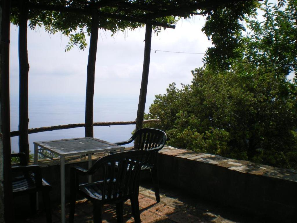 Cottage La Torre Del Pittore โบนัสโซลา ภายนอก รูปภาพ